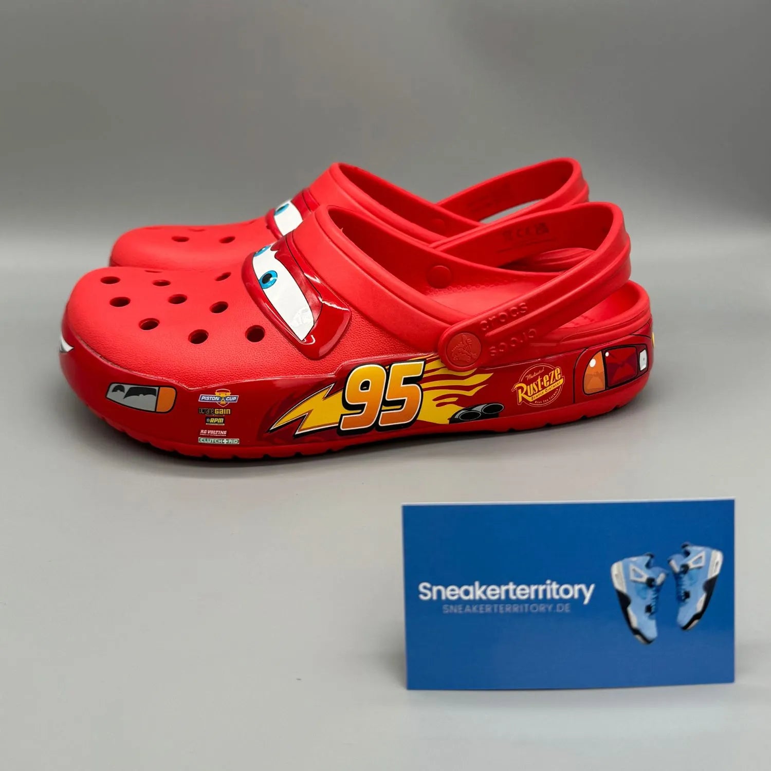 Crocs Classic Clog Lightning McQueen - Sneakerterritory; Sneaker Territory; Lightning McQueen Crocs; Crocs Lightning McQueen
